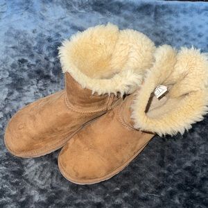 UGG Women's Mini Bailey Bow Boots: Chestnut